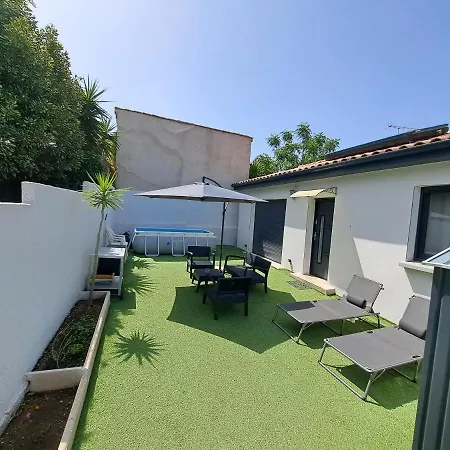Charmante Maison Avec Piscine Bessan Exterior photo