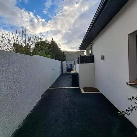 Charmante Maison Avec Piscine Bessan Exterior photo