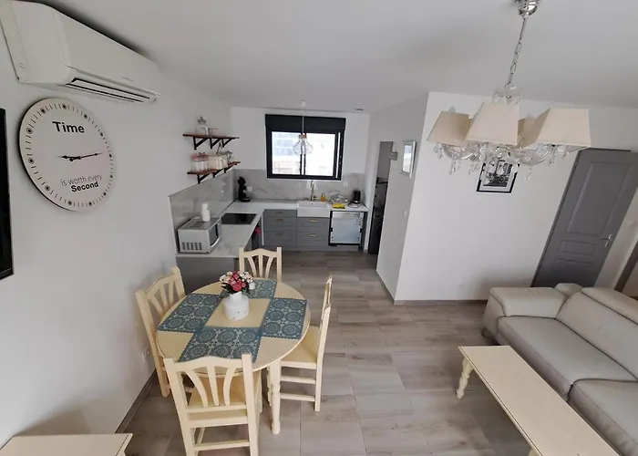Charmante Maison Avec Piscine